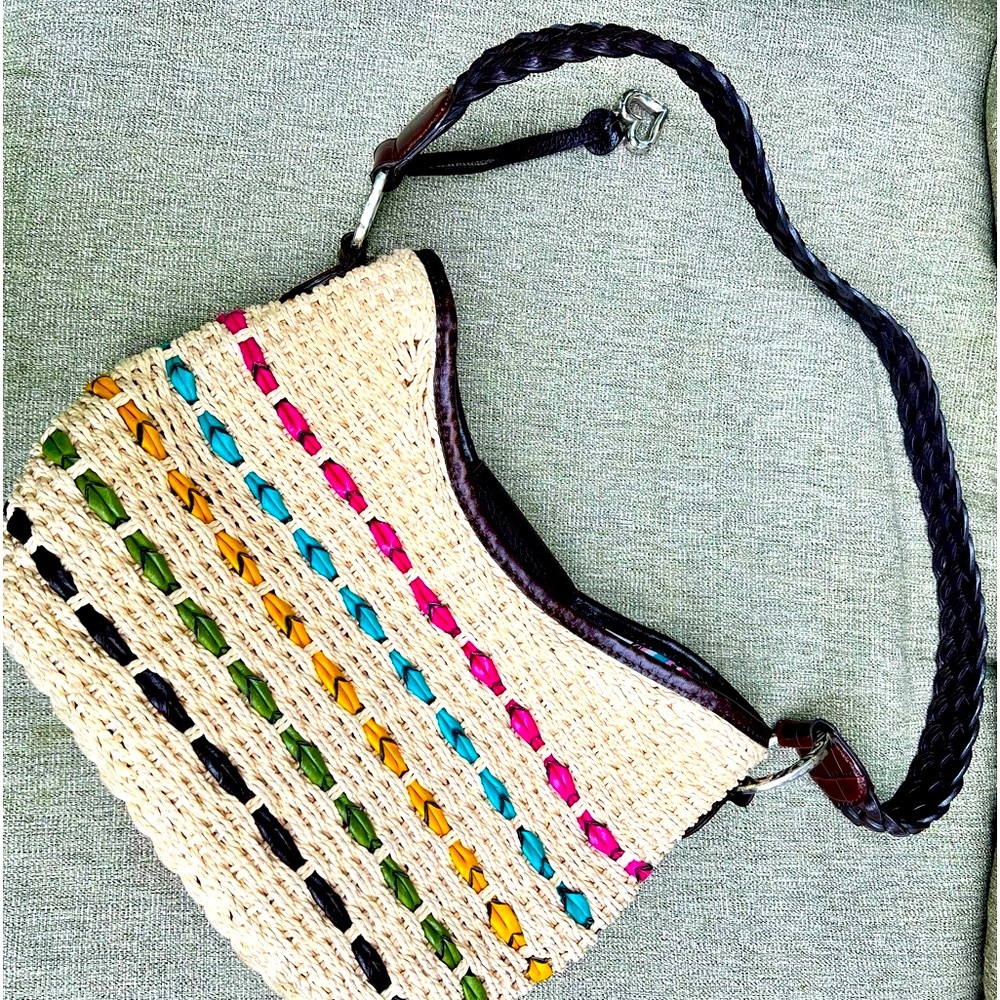 💐     BRIGHTON MULTICOLOR WOVEN STRAW SHOULDER BAG WITH BRAIDED LEATHER STRAP - Picture 2 of 11